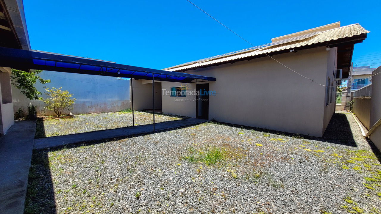 Casa para aluguel de temporada em São Francisco do Sul (Ubatuba)