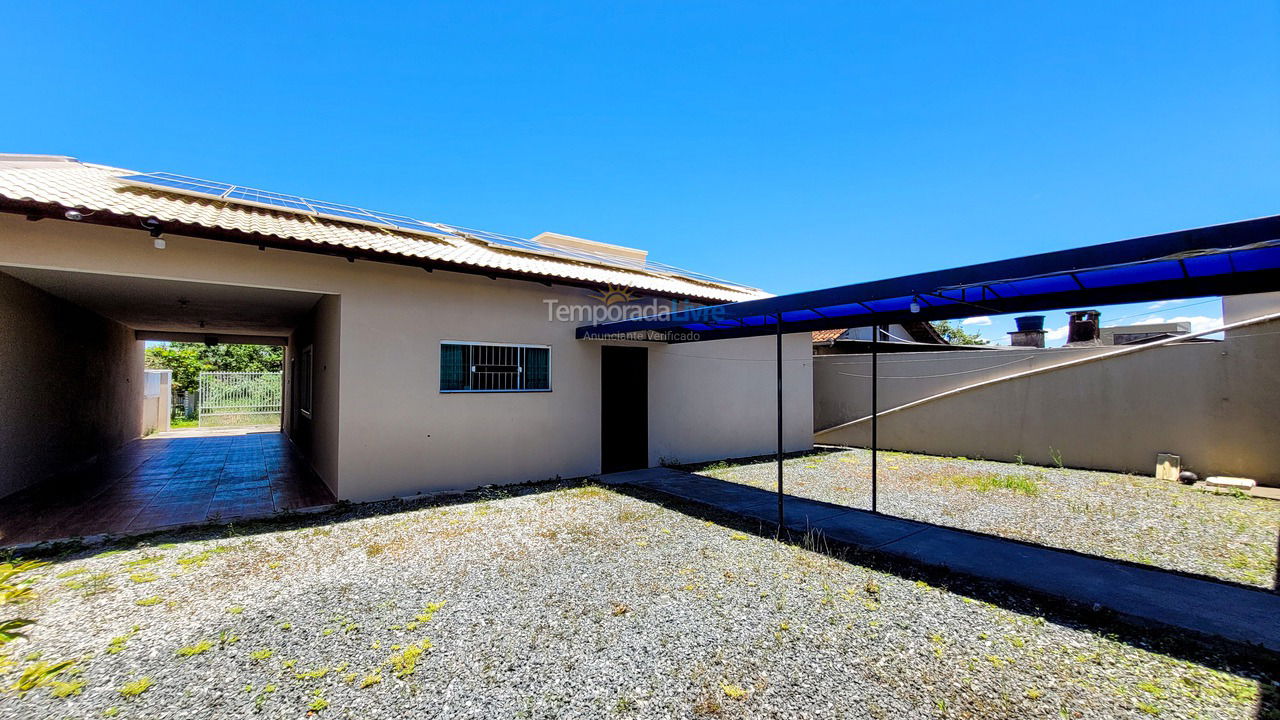 Casa para aluguel de temporada em São Francisco do Sul (Ubatuba)