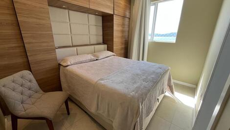 HERMOSO APARTAMENTO CON VISTA AL MAR MEIA PRAIA