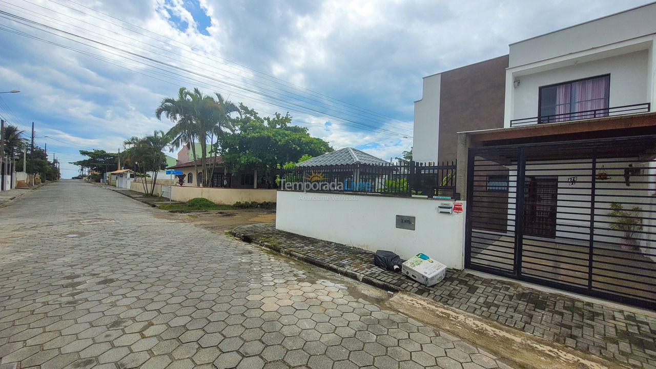 Casa para aluguel de temporada em São Francisco do Sul (Ubatuba)