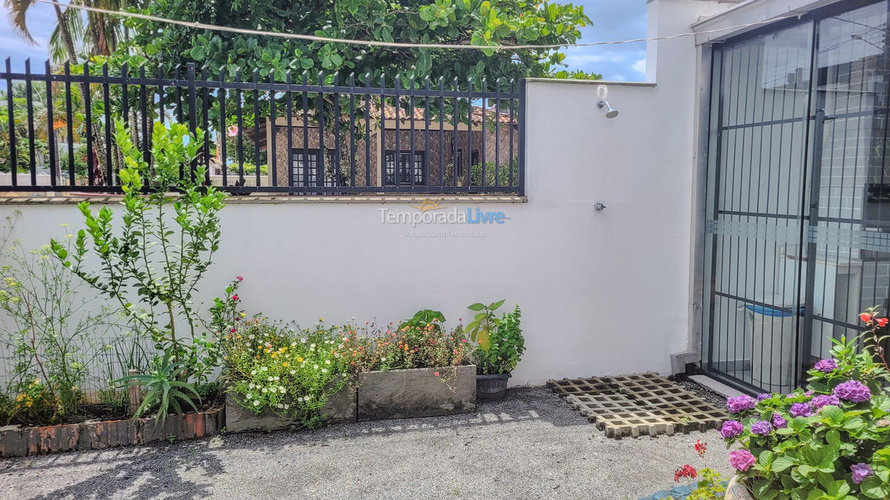 Casa para aluguel de temporada em São Francisco do Sul (Ubatuba)