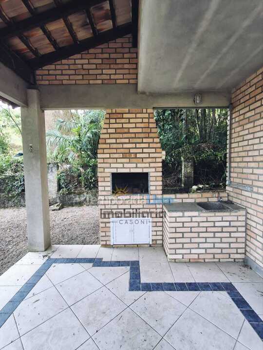 Casa para aluguel de temporada em Bombinhas (Praia de Zimbros)