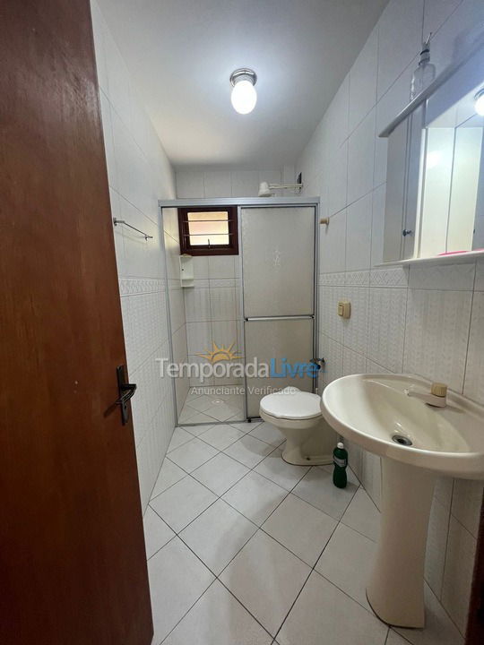 Apartamento para aluguel de temporada em Bombinhas (Praia de Quatro Ilhas)