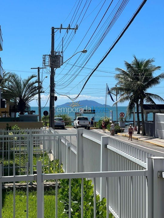 Apartamento para aluguel de temporada em Bombinhas (Praia de Quatro Ilhas)