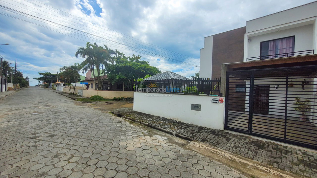 Casa para aluguel de temporada em São Francisco do Sul (Ubatuba)