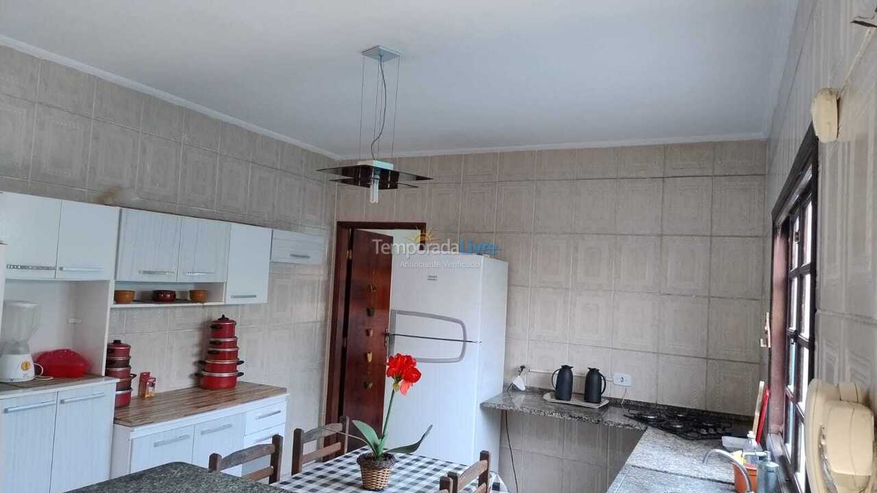 House for vacation rental in Caraguatatuba (Rio do Ouro)