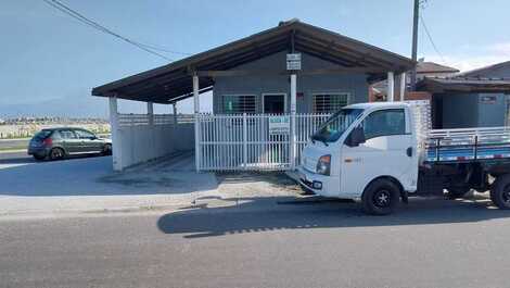 BEAUTIFUL BEACH HOUSE IN MATINHOS, ON THE SAND OF THE BEACH FRONT TO THE SEA