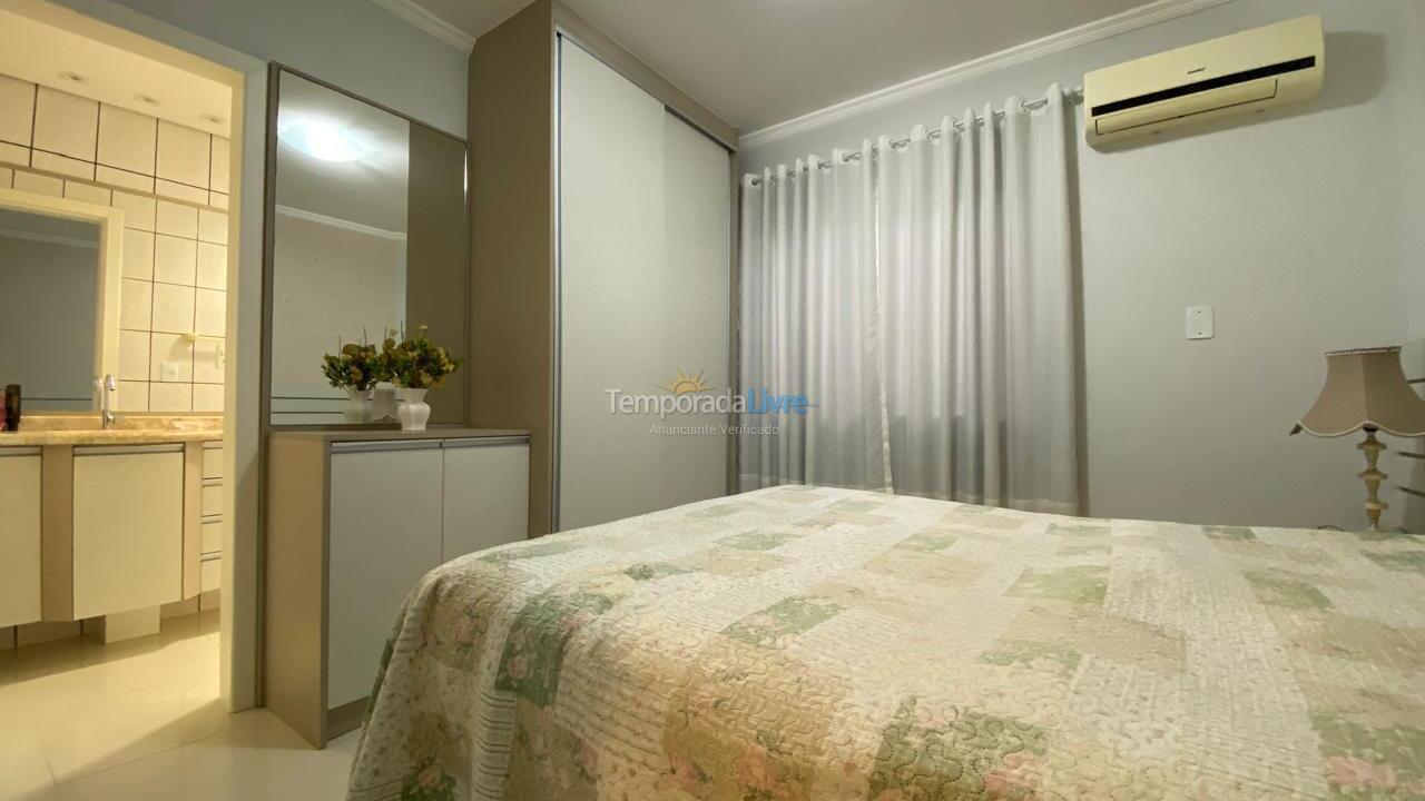 Apartamento para aluguel de temporada em Itapema (Meia Praia)