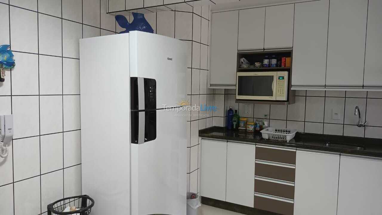 Apartamento para aluguel de temporada em Itapema (Meia Praia)