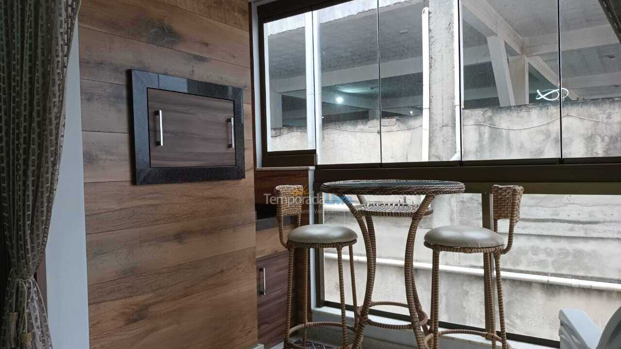 Apartamento para aluguel de temporada em Itapema (Meia Praia)