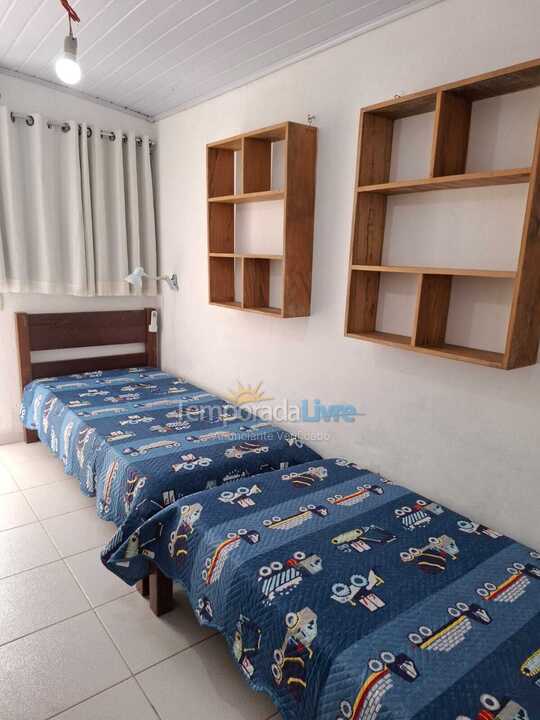 Casa para alquiler de vacaciones em Bertioga (Praia de Guaratuba)