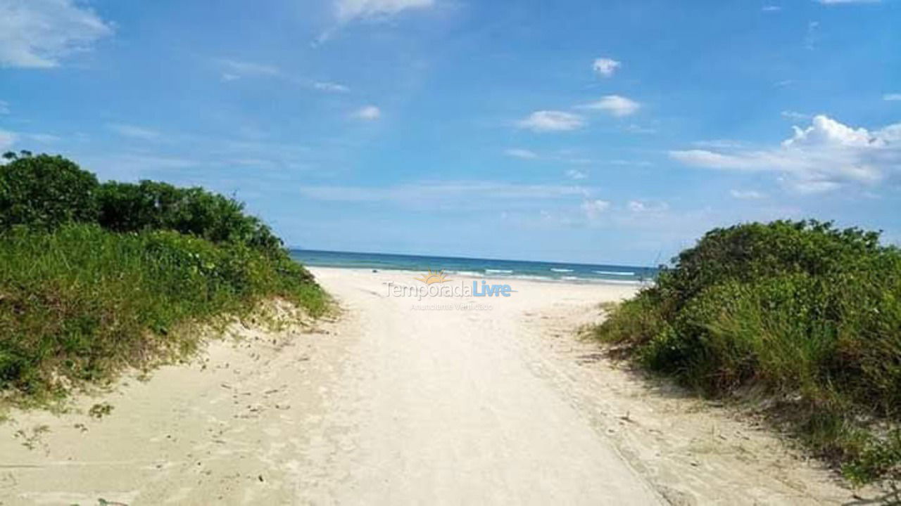 Casa para alquiler de vacaciones em Bertioga (Praia de Guaratuba)