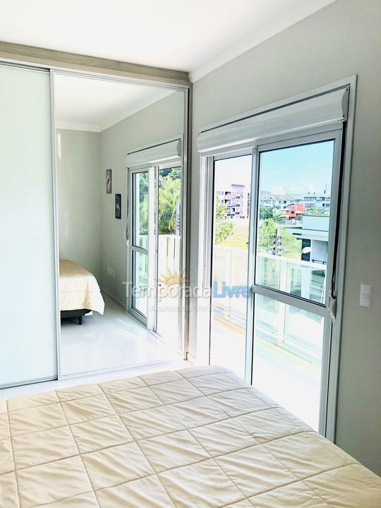 Apartamento para alquiler de vacaciones em Governador Celso Ramos (Praia de Palmas)