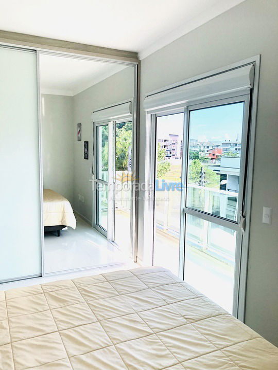 Apartamento para alquiler de vacaciones em Governador Celso Ramos (Praia de Palmas)