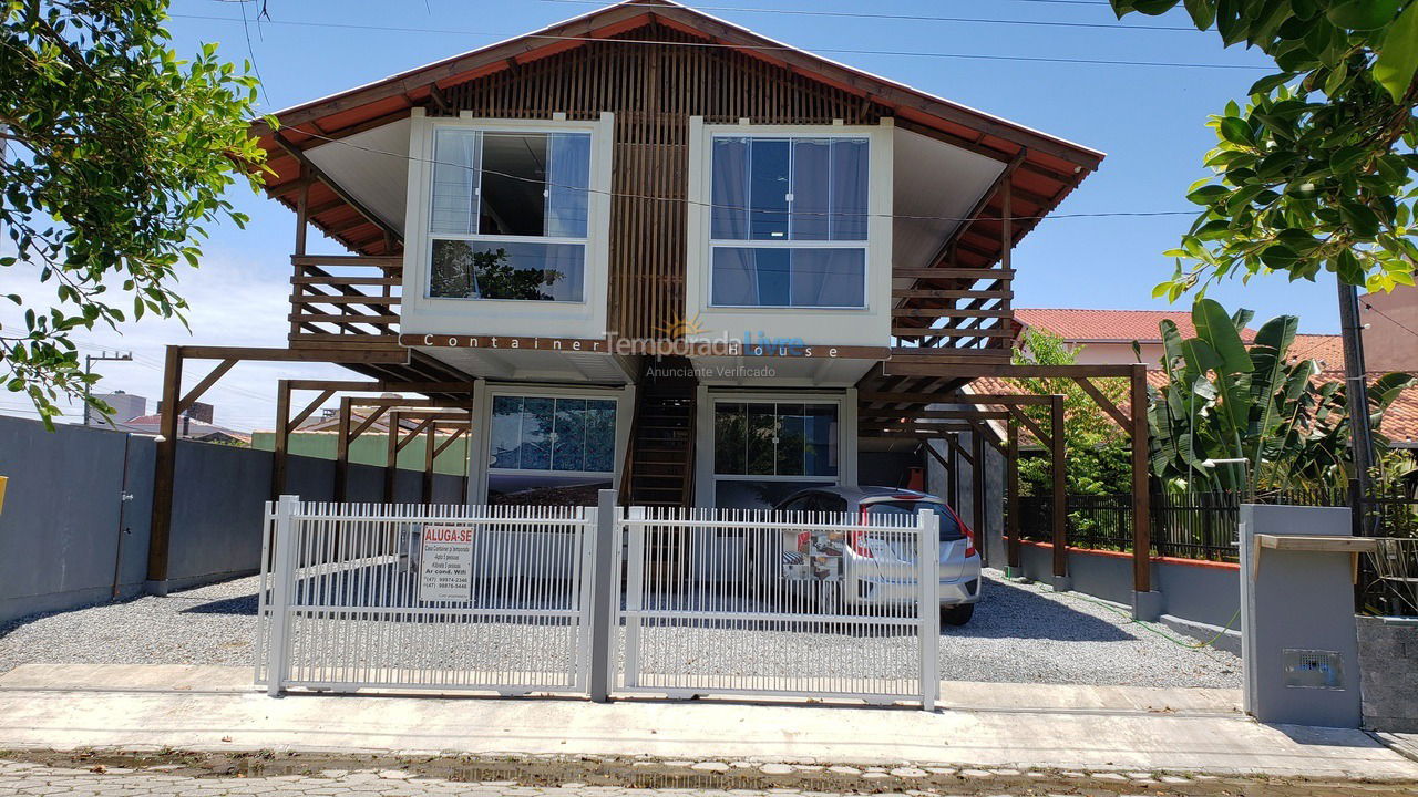 Casa para aluguel de temporada em São Francisco do Sul (Enseada)