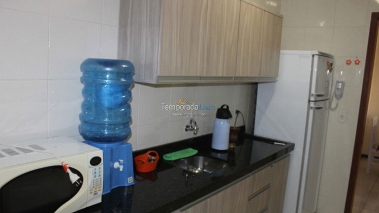 Apartamento para aluguel de temporada em Itapema (Meia Praia)