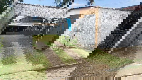 Entrada vista do estacionamento 