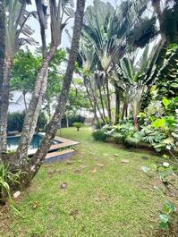 High standard house in a condominium facing the sea