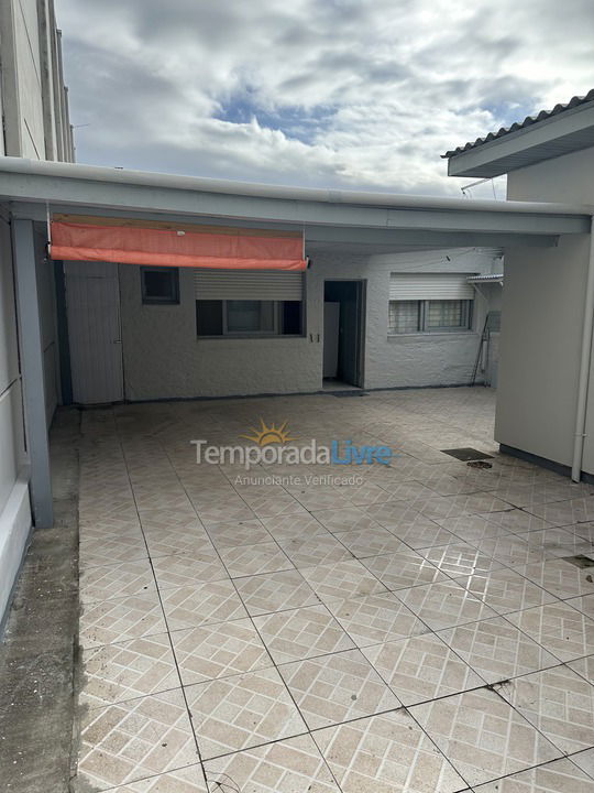 Casa para aluguel de temporada em Torres (Praia Grande)