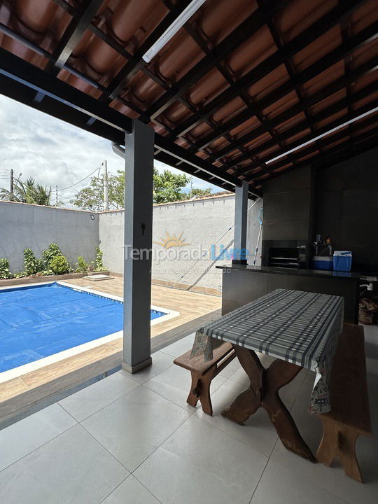 Casa para aluguel de temporada em Guarujá (Jardim Virgínia)