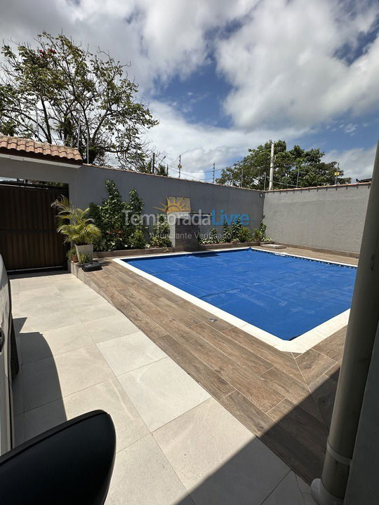 Casa para aluguel de temporada em Guarujá (Jardim Virgínia)