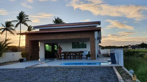 House in a condominium on Camaçari beach in Lucena