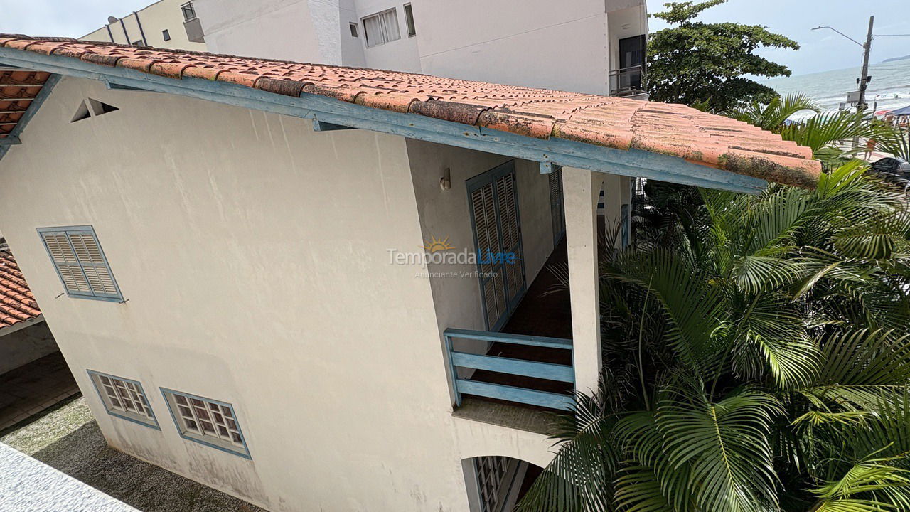 Casa para aluguel de temporada em Itapema (Meia Praia)