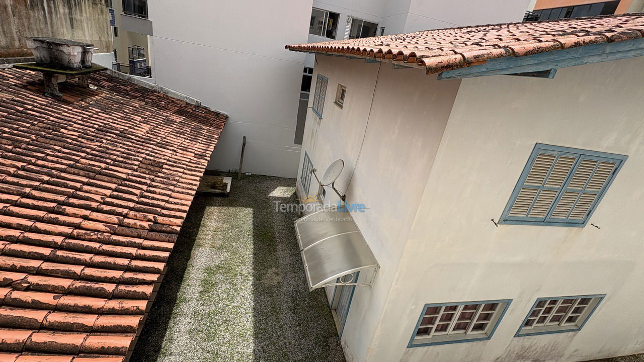 Casa para aluguel de temporada em Itapema (Meia Praia)