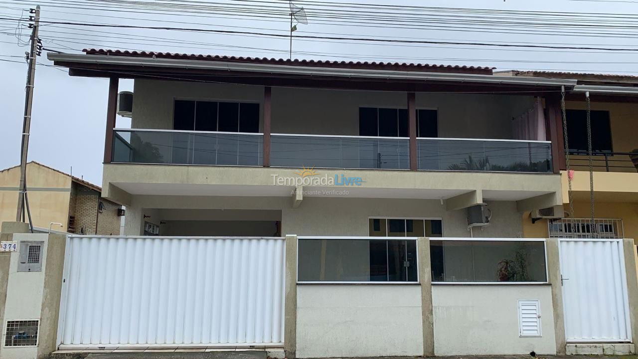 Casa para aluguel de temporada em Bombinhas (Canto Grande)