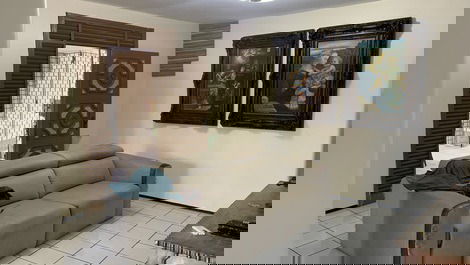Casa próximo ao shopping e ao mar