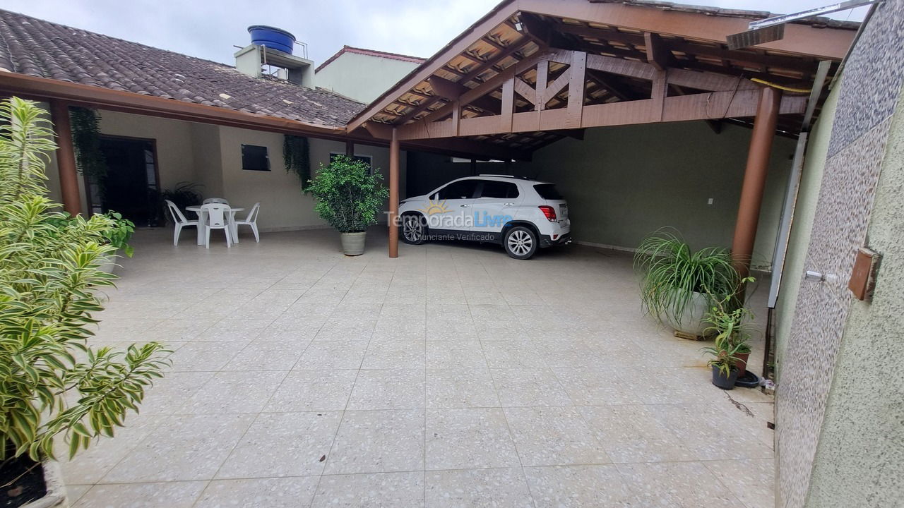 House for vacation rental in Ubatuba (Praia do Lázaro)