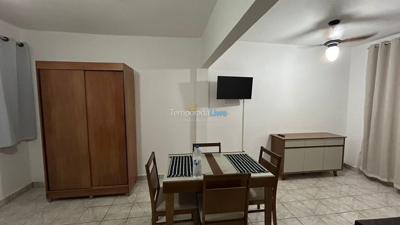 Apartamento para aluguel de temporada em Praia Grande (Vila Tupi)