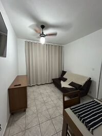 Studio situado na Vila Tupi (Praia Grande) na avenida da praia