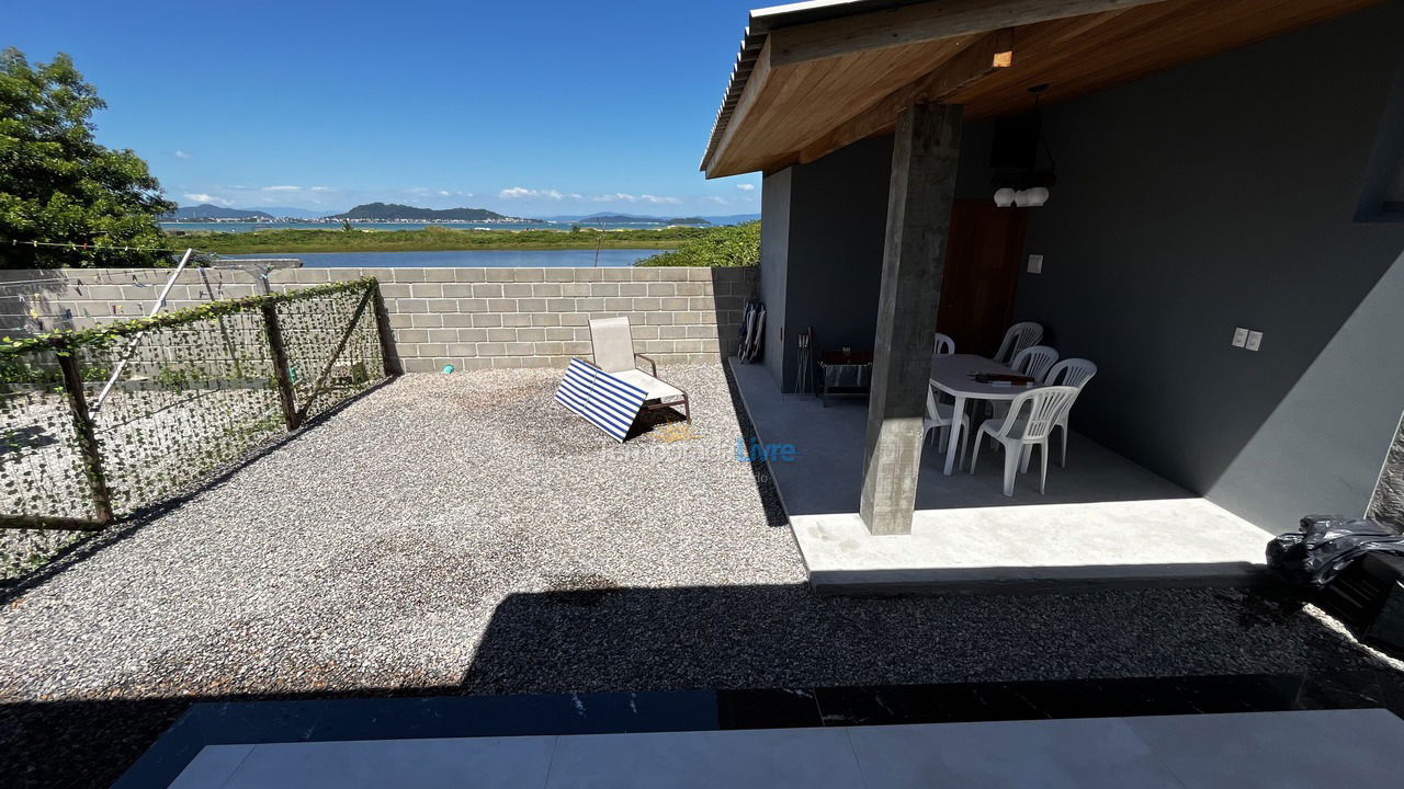 Casa para aluguel de temporada em Florianópolis (Praia de Ponta das Canas)