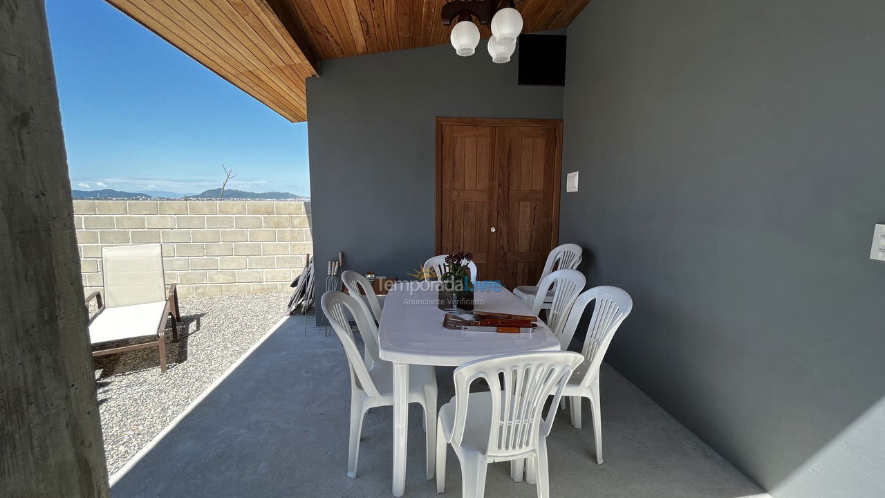 Casa para aluguel de temporada em Florianópolis (Praia de Ponta das Canas)