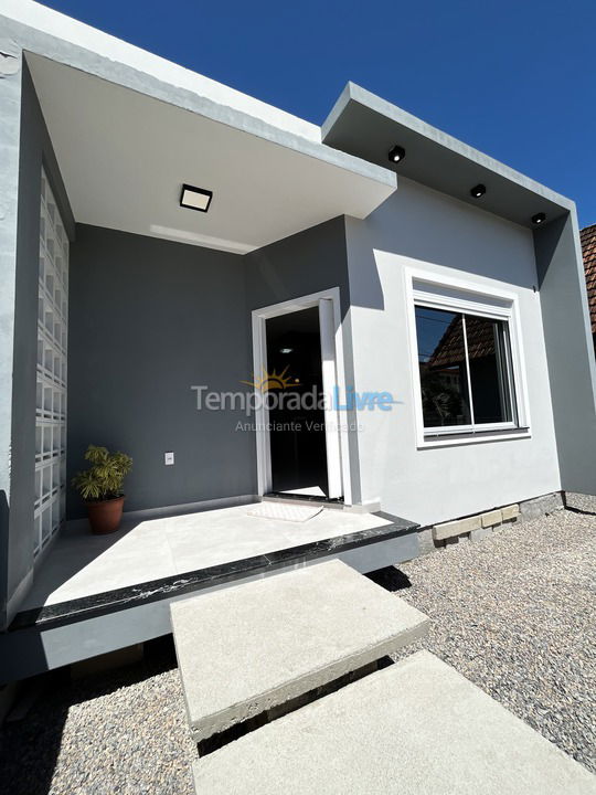 Casa para aluguel de temporada em Florianópolis (Praia de Ponta das Canas)