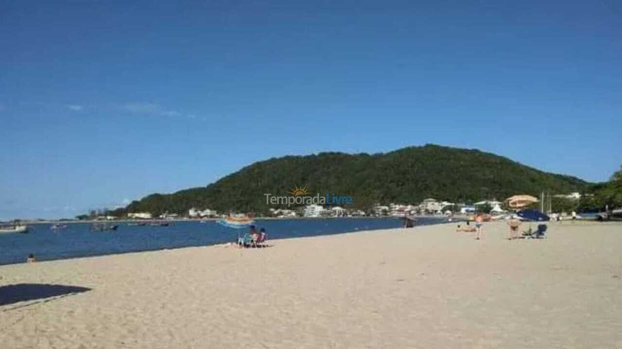 Casa para aluguel de temporada em São Francisco do Sul (Ubatuba)