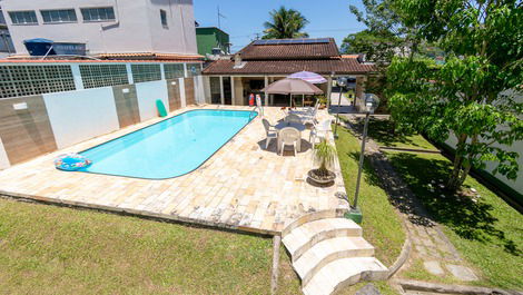 Refúgio em Angra: Casa com Piscina, Churrasqueira