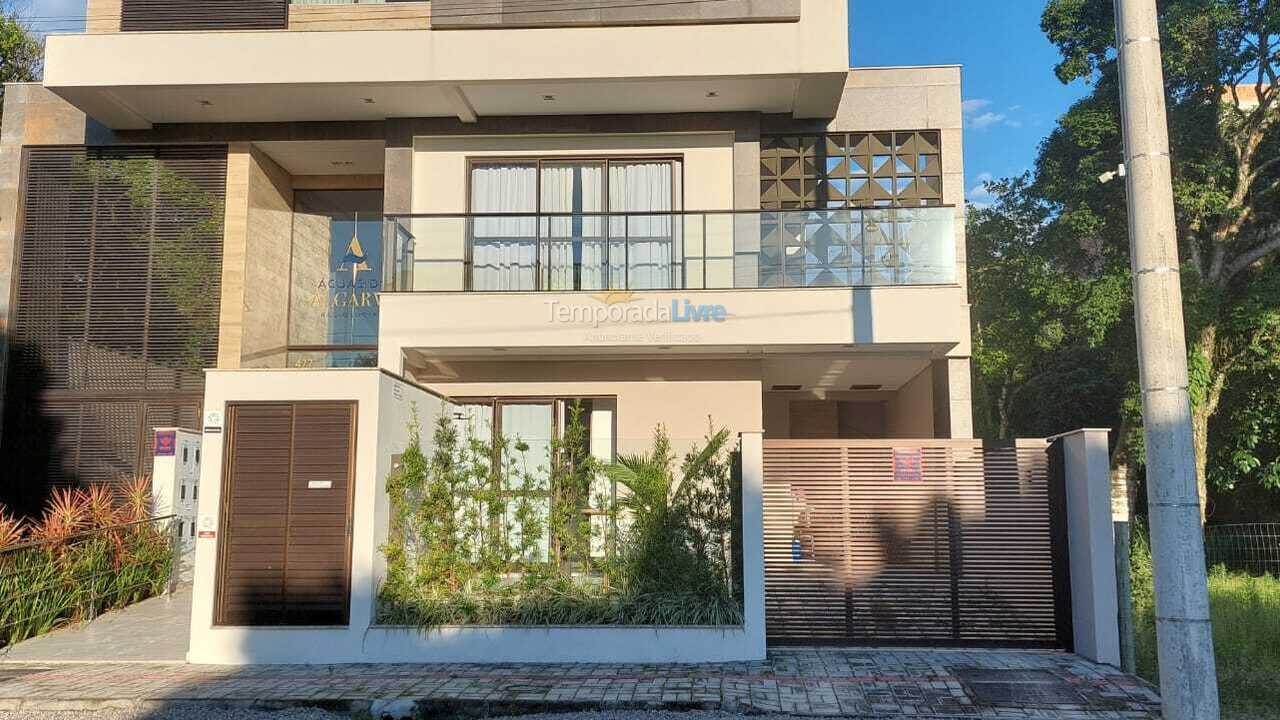 Apartamento para aluguel de temporada em Bombinhas (Bairro Canto Grande Praia de Mariscal)