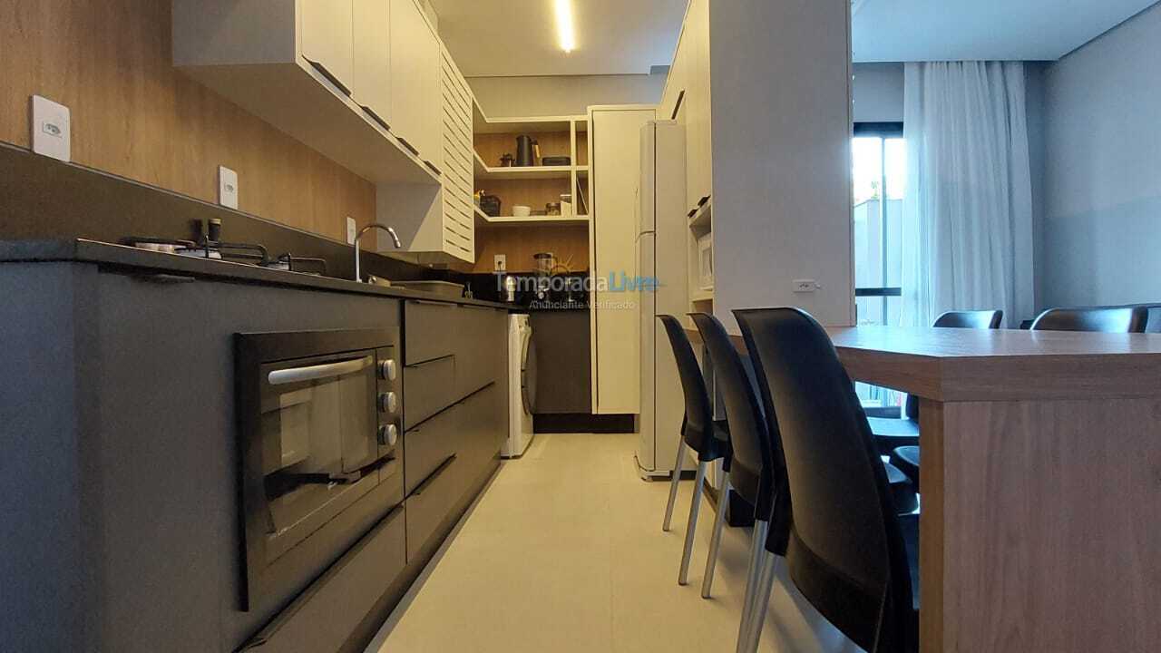 Apartamento para aluguel de temporada em Bombinhas (Bairro Canto Grande Praia de Mariscal)