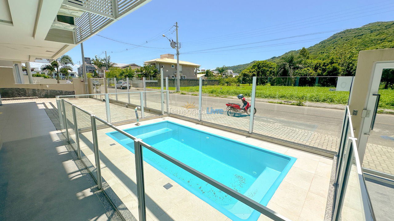 Apartamento para aluguel de temporada em Florianópolis (Cachoeira do Bom Jesus)