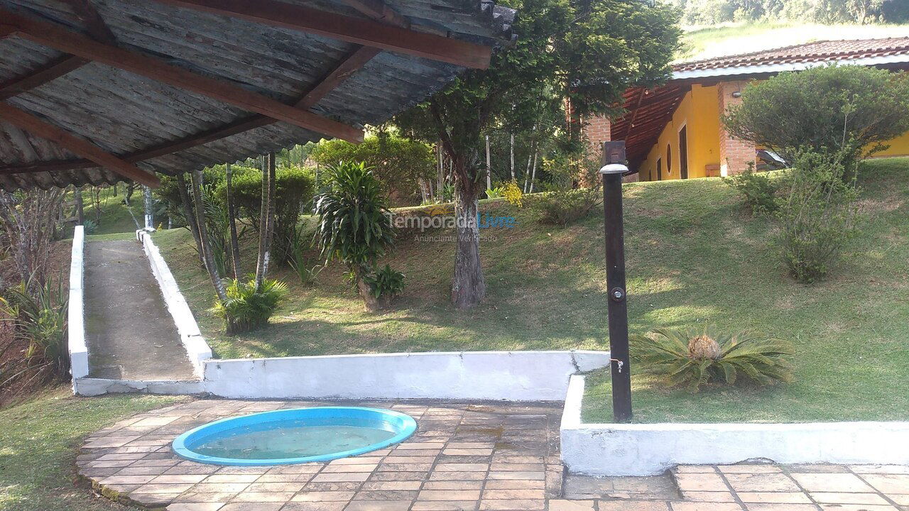 Granja para alquiler de vacaciones em Nazaré Paulista (Cuiabá)