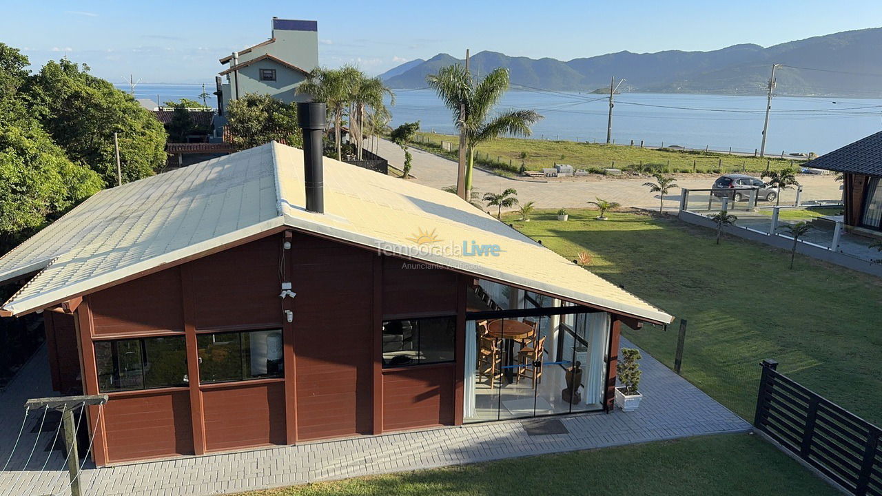 Casa para aluguel de temporada em Palhoça (Praia do Sonho)