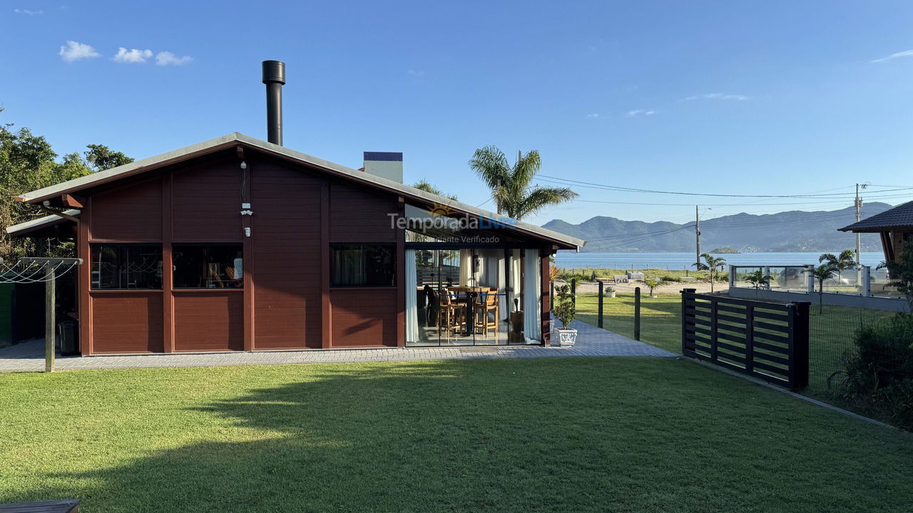 Casa para aluguel de temporada em Palhoça (Praia do Sonho)