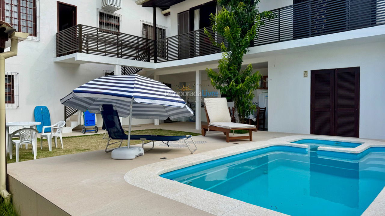 Casa para aluguel de temporada em Florianopolis (Praia dos Ingleses)