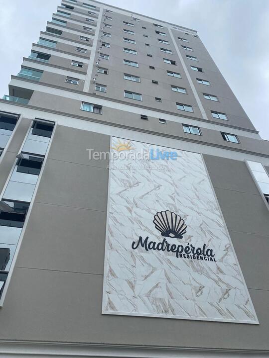 Apartamento para aluguel de temporada em Itapema (Meia Praia)