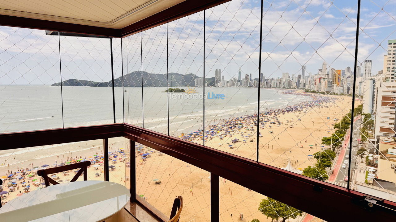 Apartamento para aluguel de temporada em Balneário Camboriú (Praia Central)