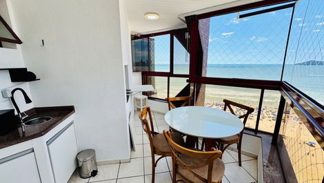 SEA FRONT, balcony with barbecue, 2 suites, 1 bedroom with air conditioning, 1 parking space