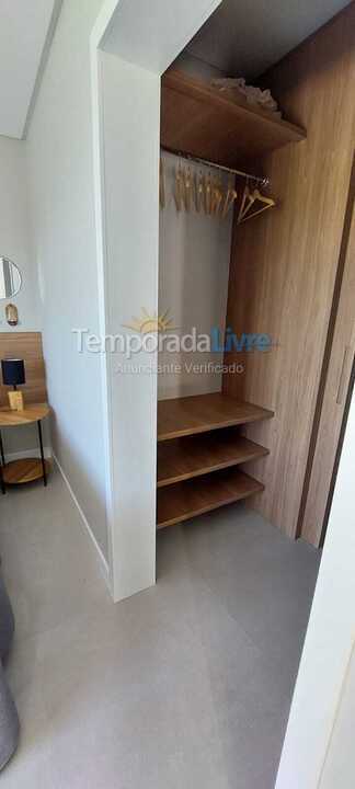 Apartamento para aluguel de temporada em Bombinhas (Bairro Canto Grande Praia de Mariscal)