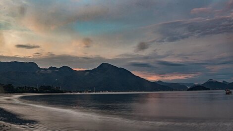 Praia de maranduba entardecer